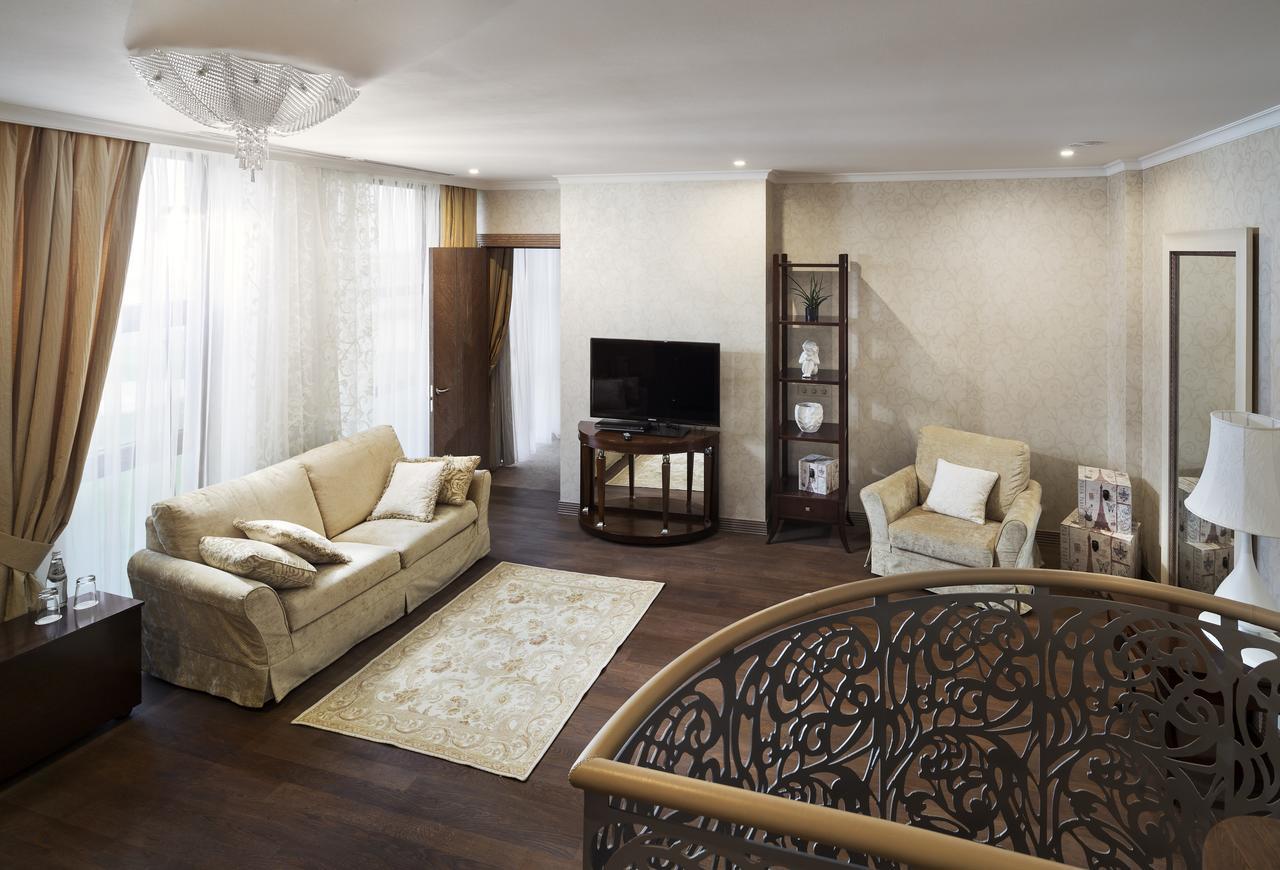 Superior Golf And Spa Resort خاركيف المظهر الخارجي الصورة