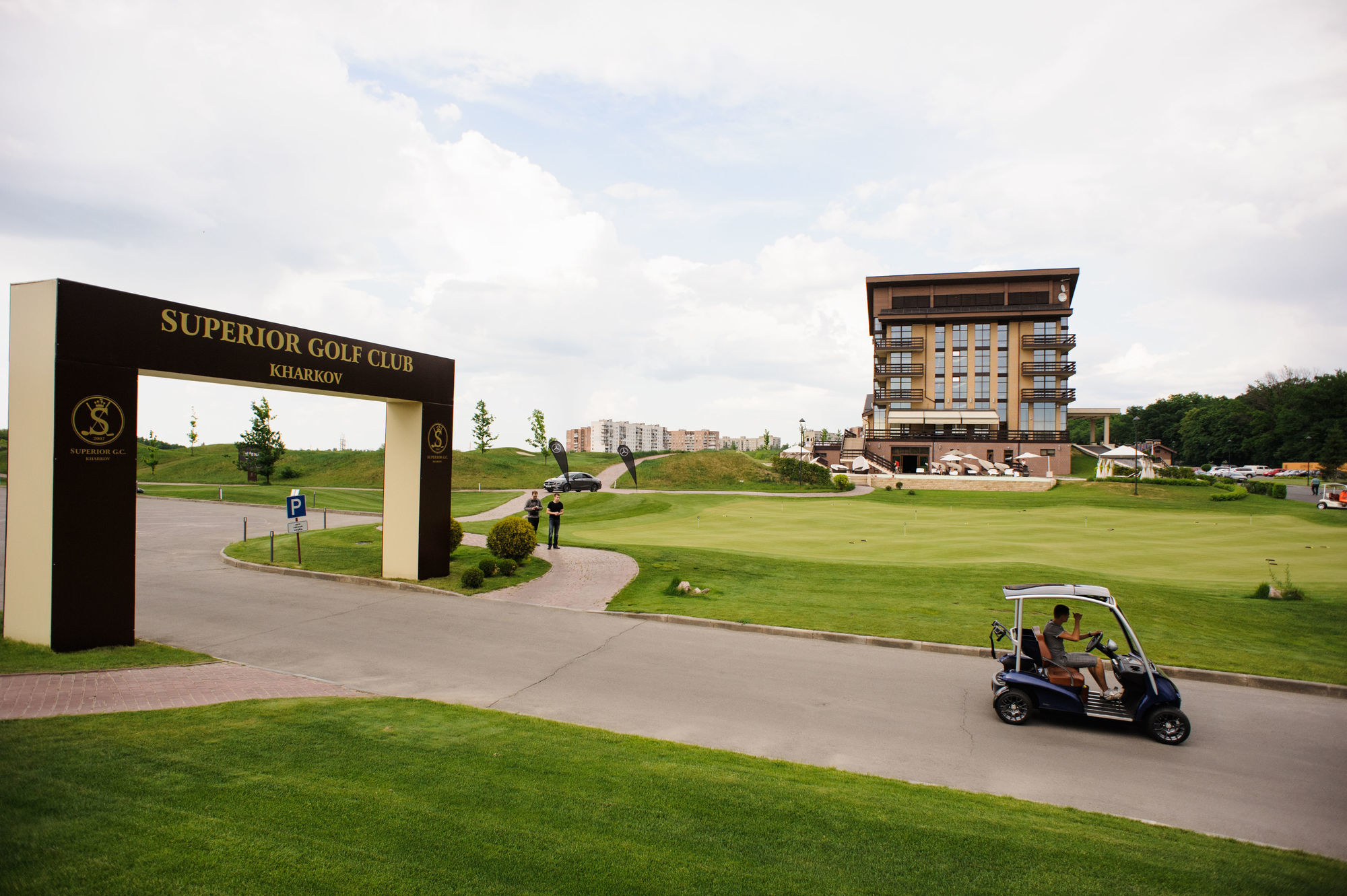 Superior Golf And Spa Resort خاركيف المظهر الخارجي الصورة