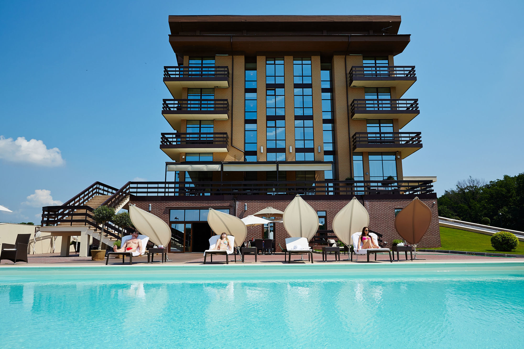 Superior Golf And Spa Resort خاركيف المظهر الخارجي الصورة