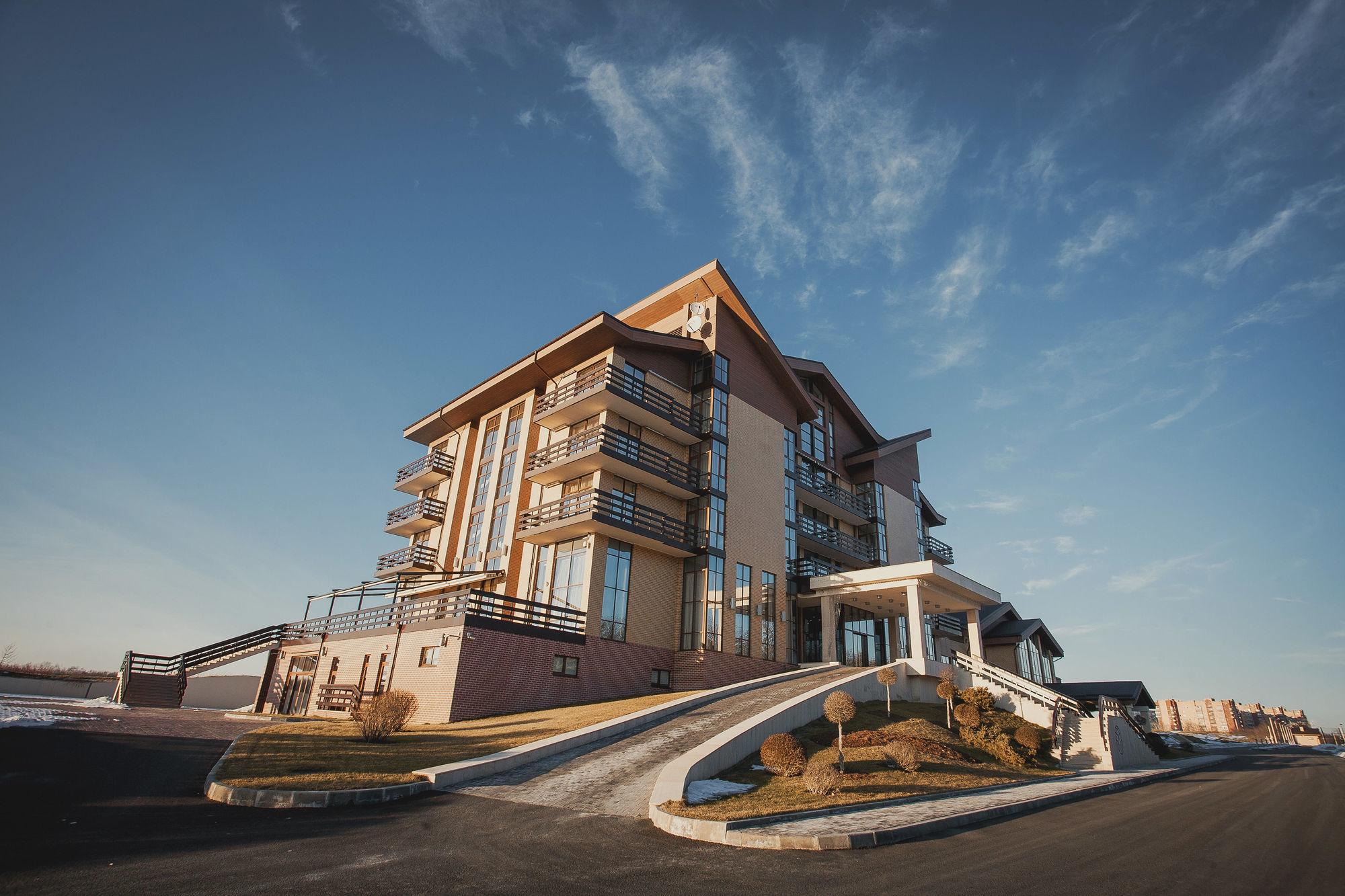 Superior Golf And Spa Resort خاركيف المظهر الخارجي الصورة