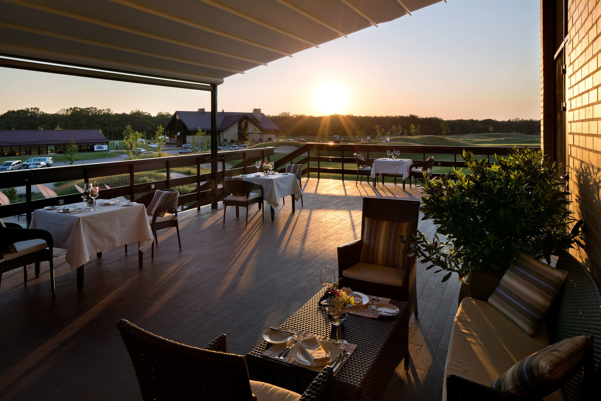 Superior Golf And Spa Resort خاركيف المظهر الخارجي الصورة