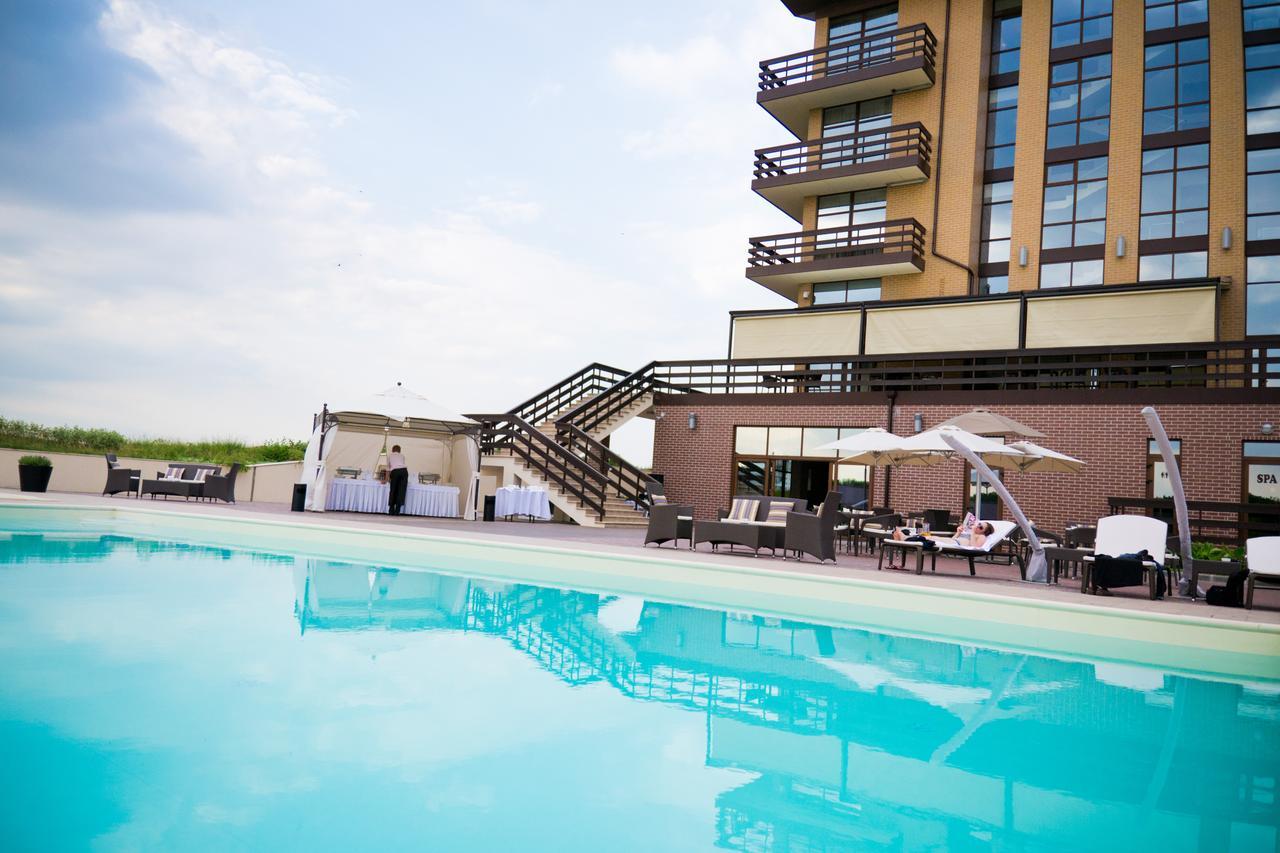 Superior Golf And Spa Resort خاركيف المظهر الخارجي الصورة