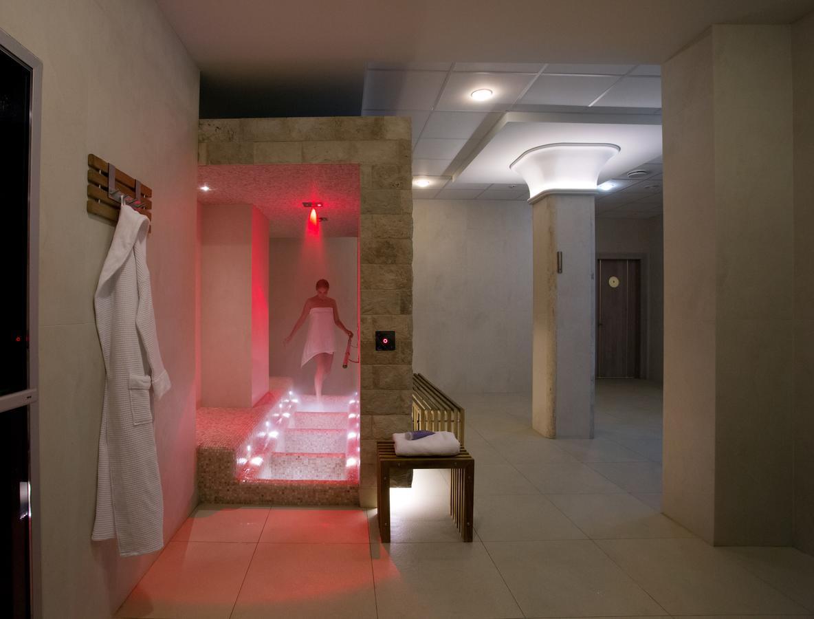 Superior Golf And Spa Resort خاركيف المظهر الخارجي الصورة