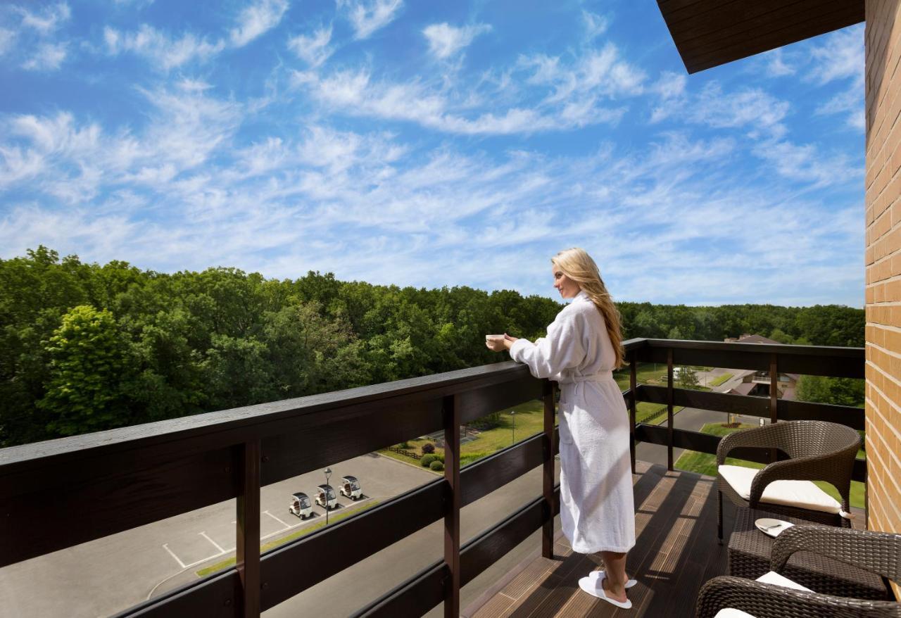 Superior Golf And Spa Resort خاركيف المظهر الخارجي الصورة